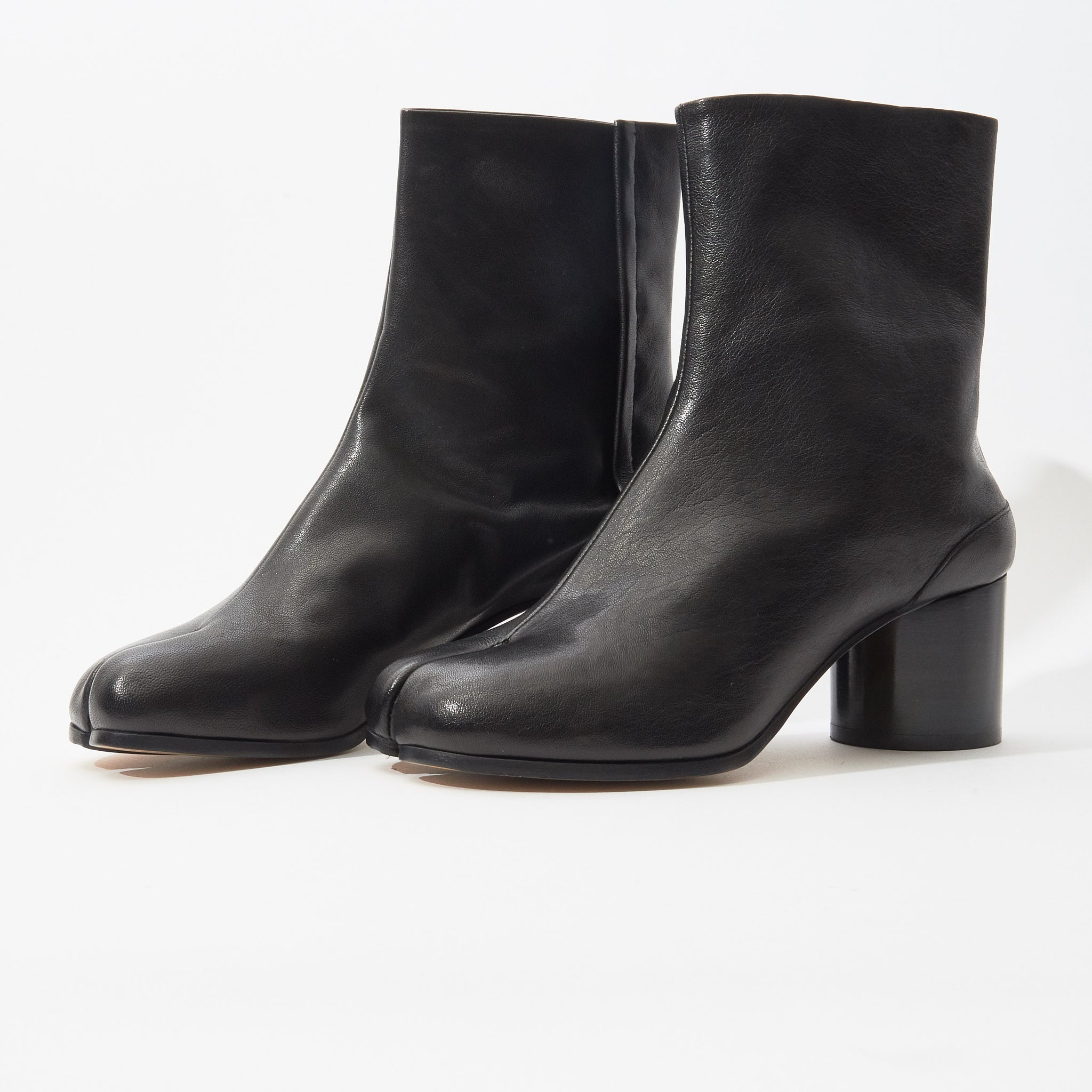 maison-margiela-black mid-heel-tabi-boots