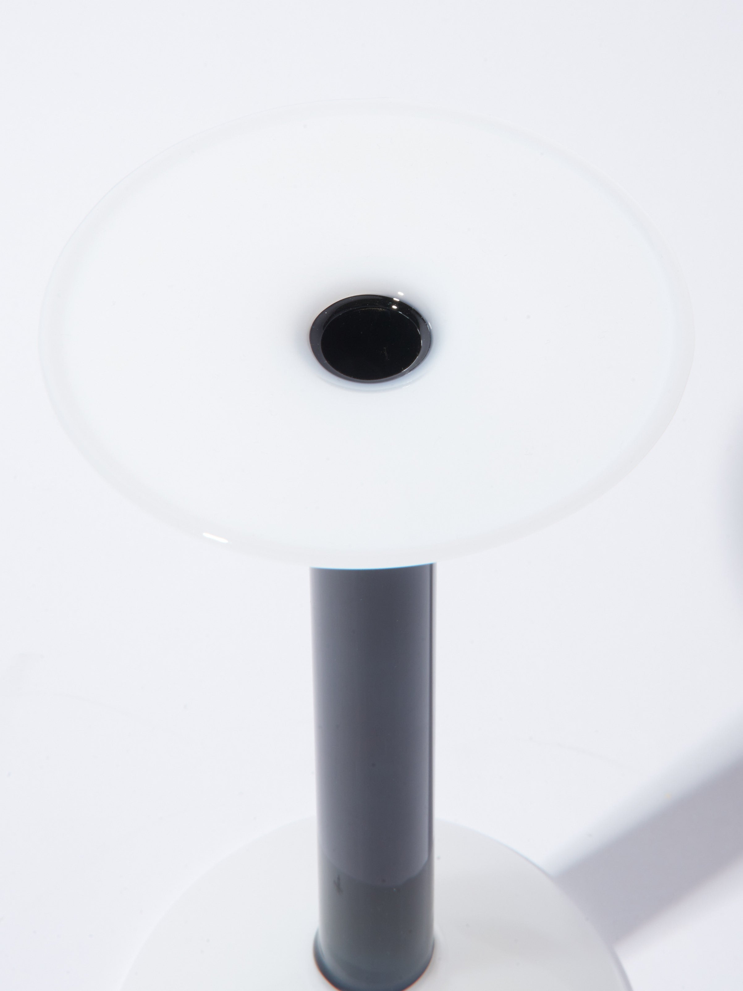 White/Black Candleholder - Thumbnail 4