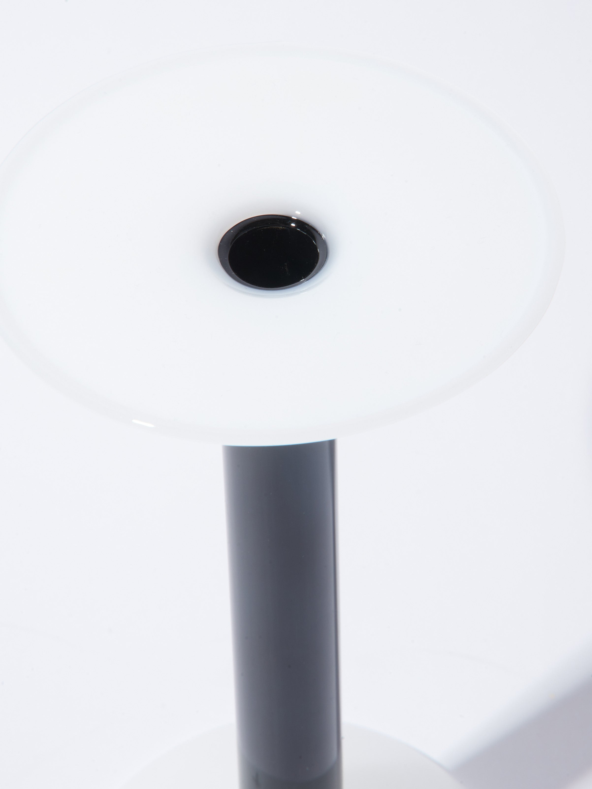 White/Black Candleholder - Thumbnail 3