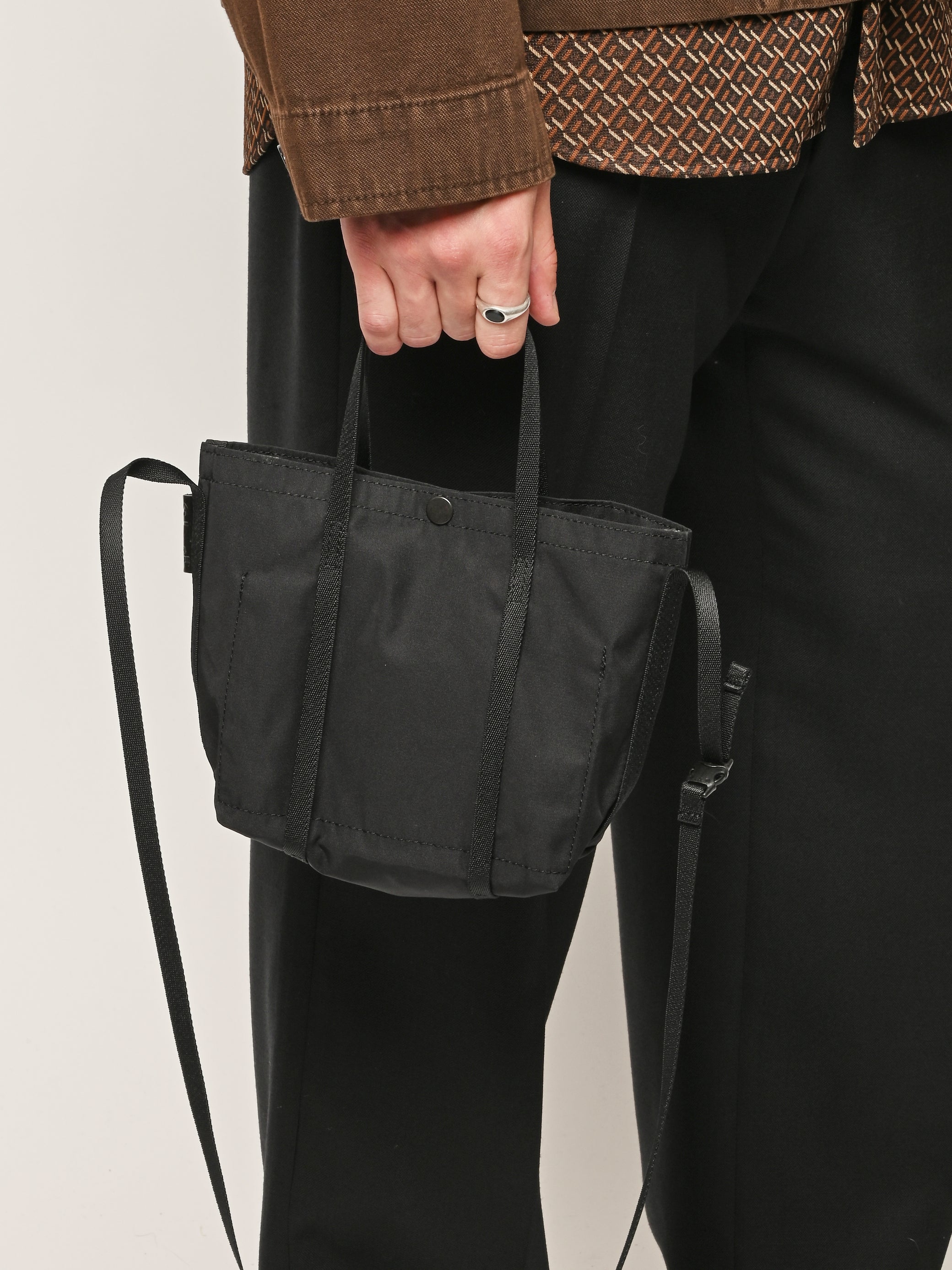 amiacalva-black-gabardine-