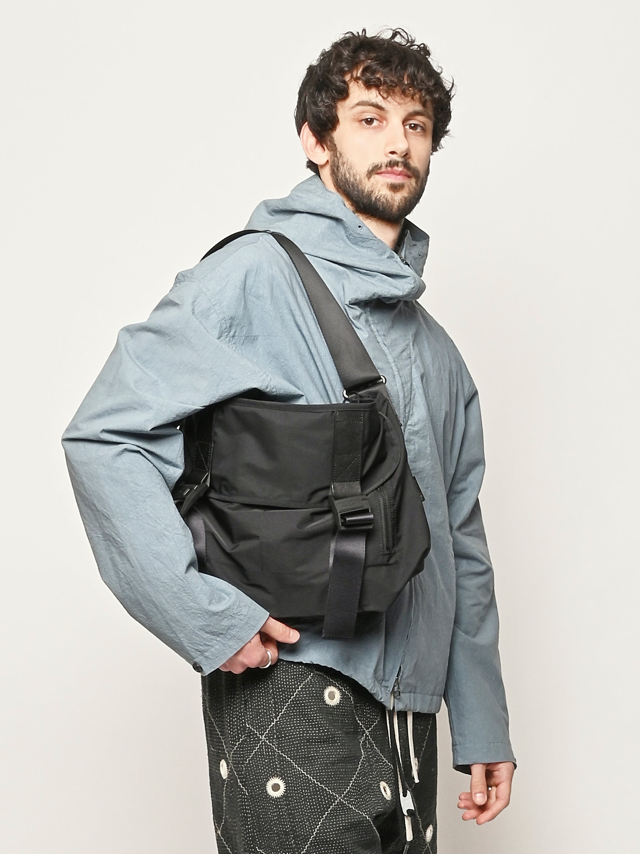 Amiacalva - Medium Black Gabardine Messenger Bag – Frances May