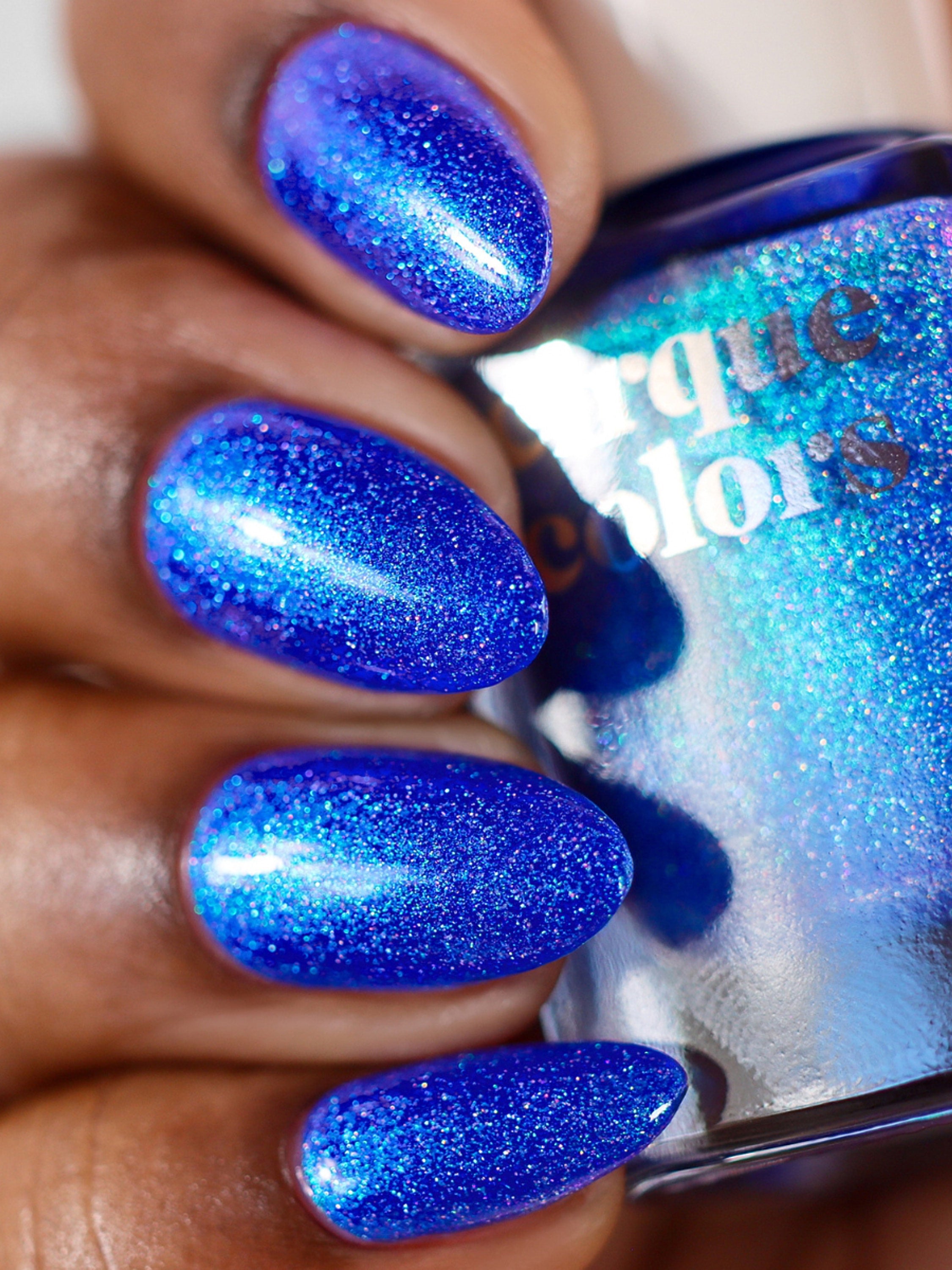 Cirque Colors Aerial Act - Thumbnail 4