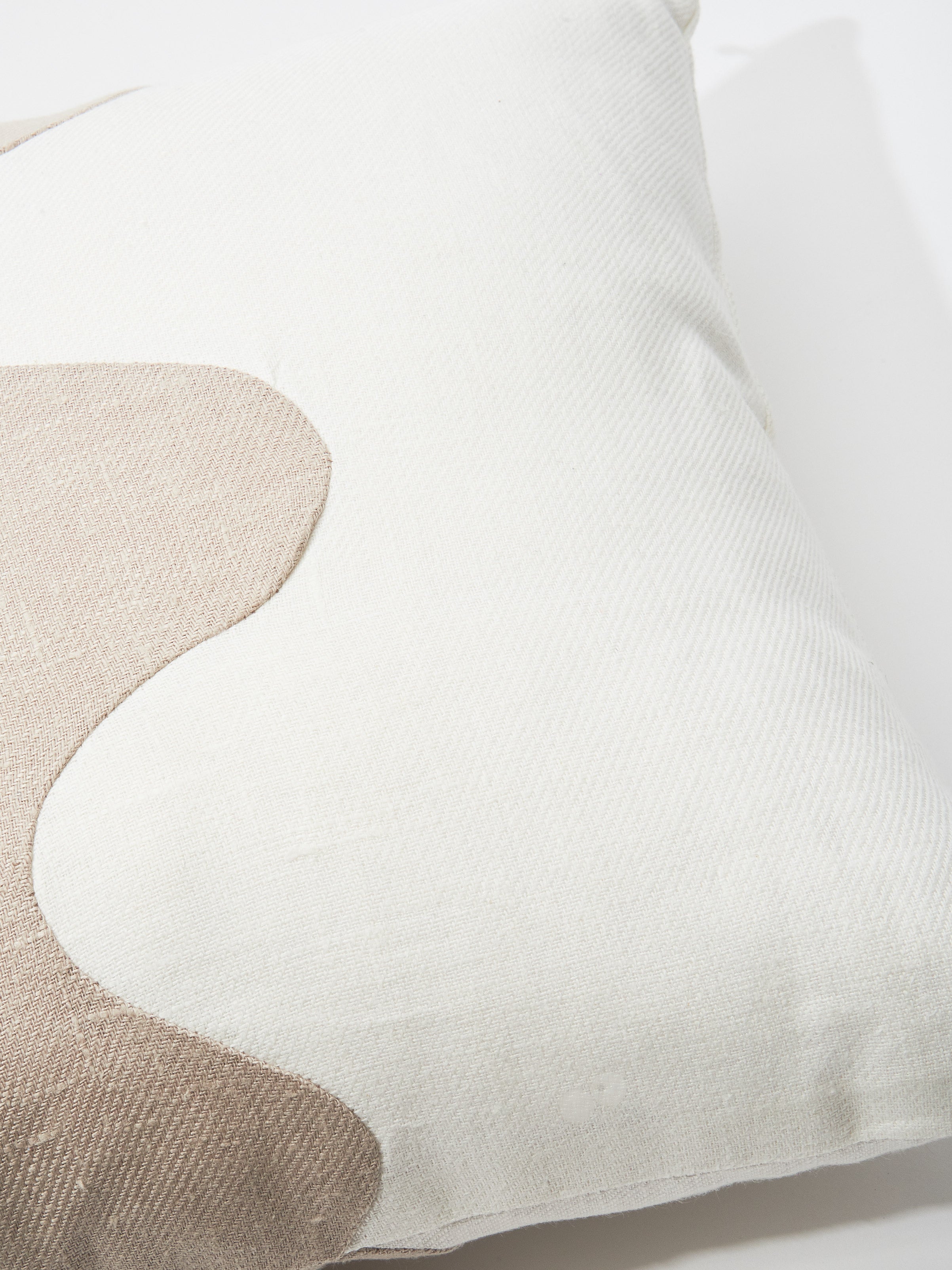 Natural/White Waves Pillow - Thumbnail 5