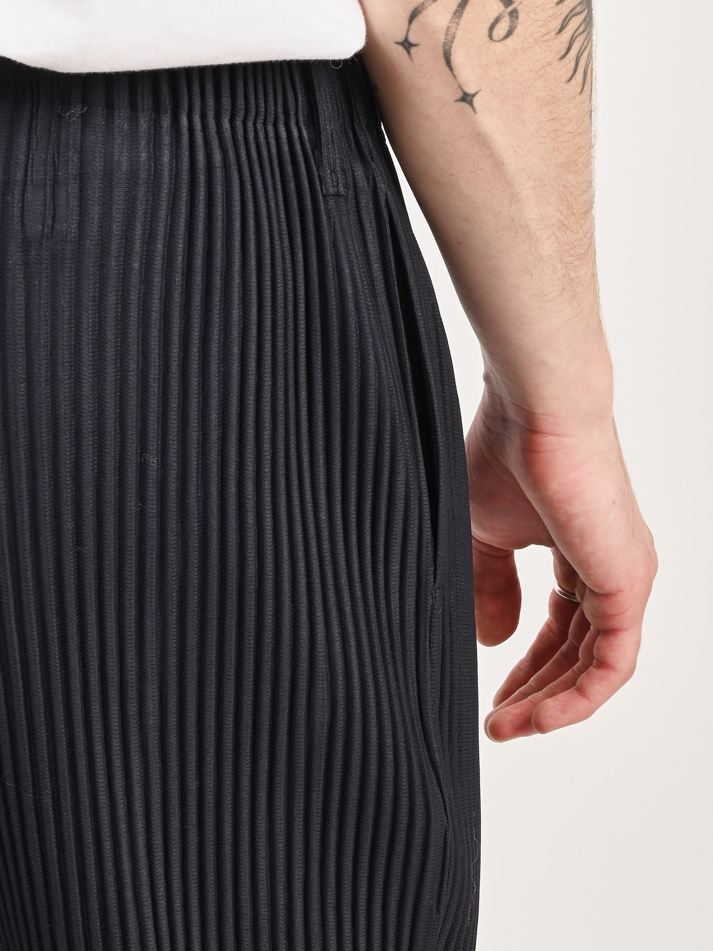 Homme Plisse Issey Miyake - Navy Basics Pants – Frances May