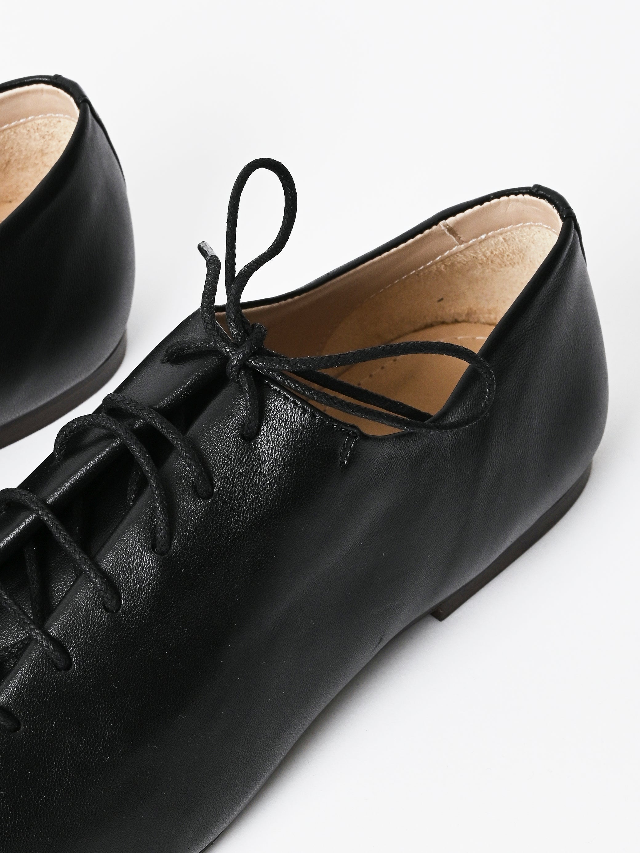 lemaire-black-souris-flat-