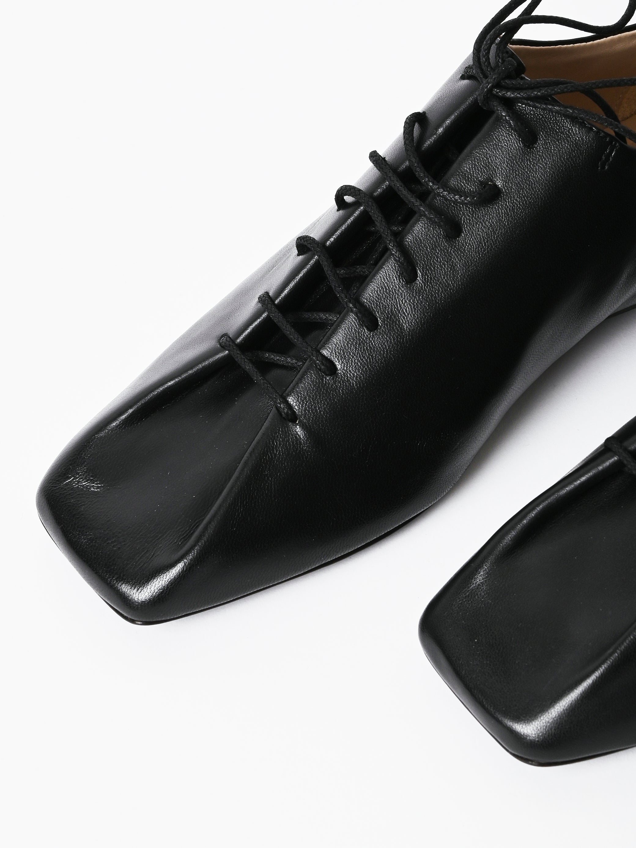 lemaire-black-souris-flat-