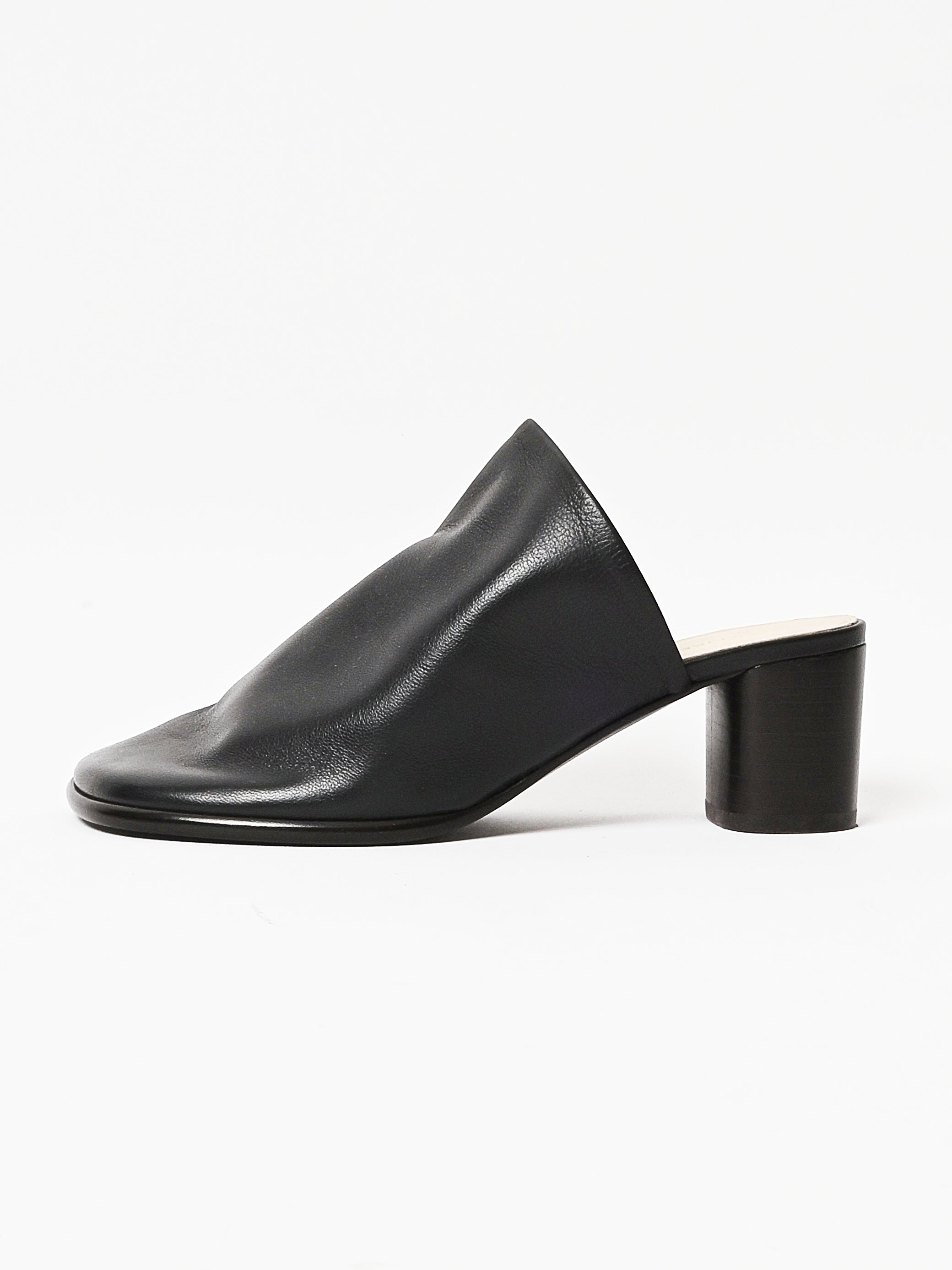 lemaire-dark-chocolate-glove-