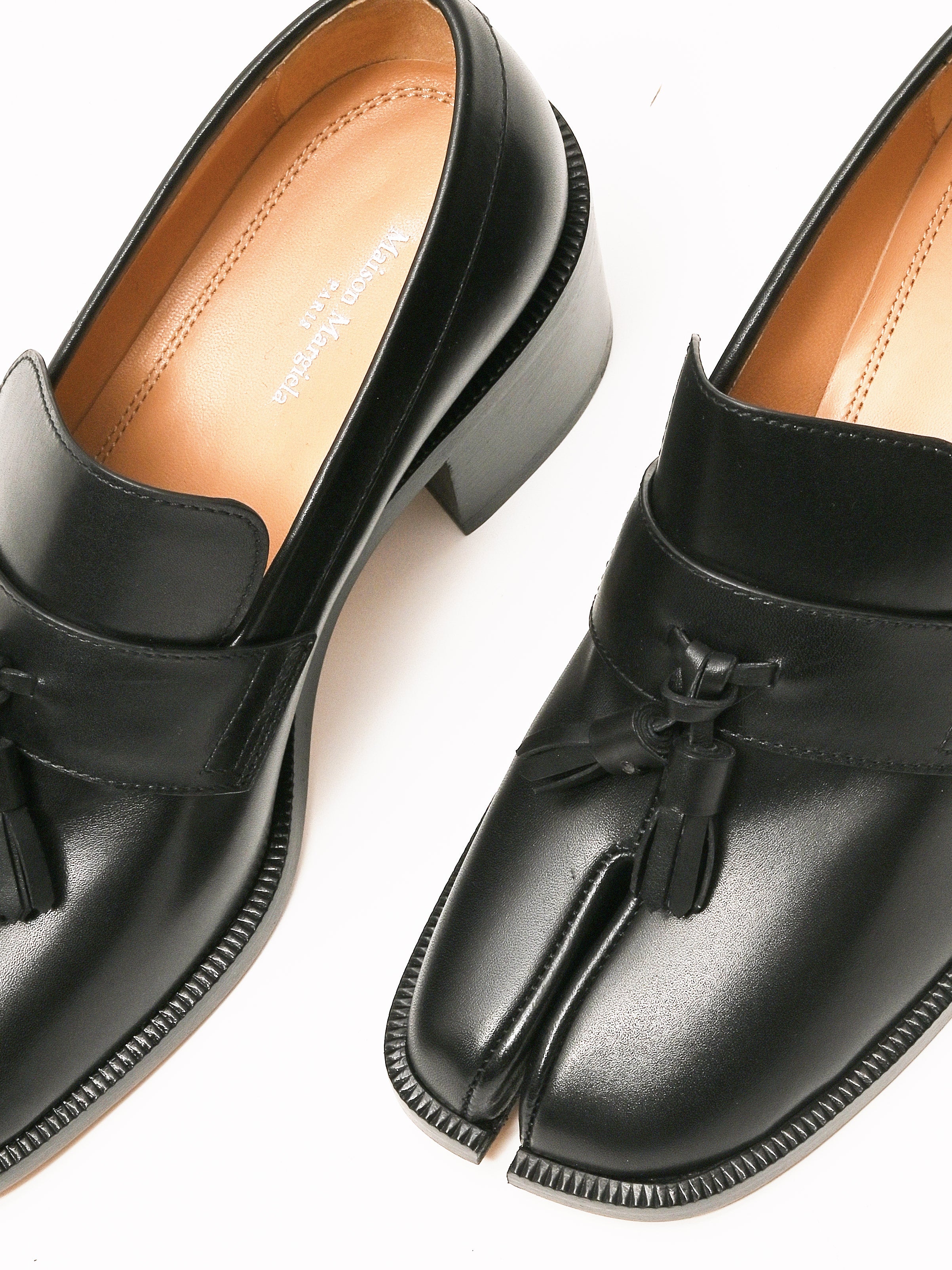 maison-margiela-black-tabi-