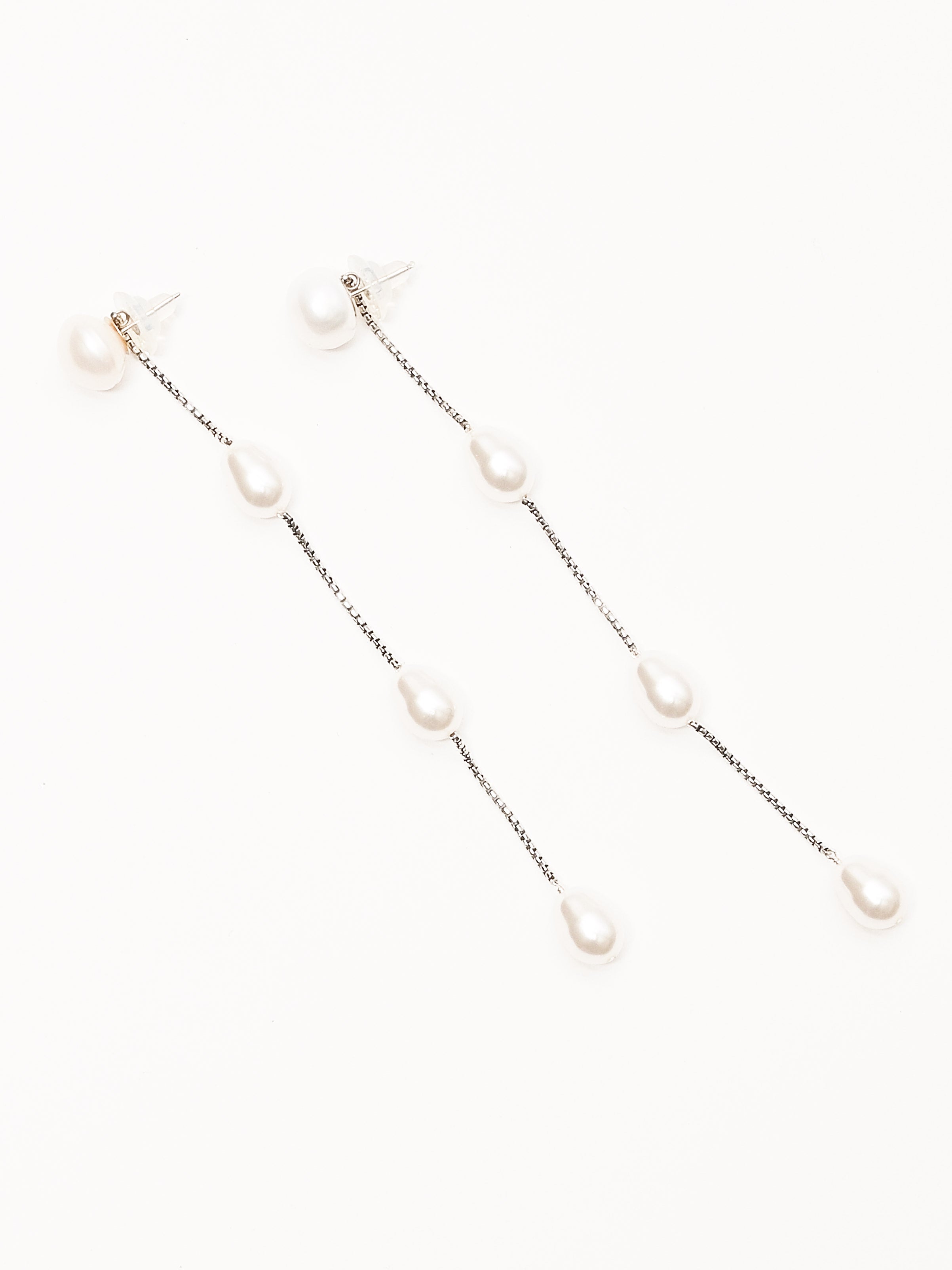 Sophie Buhai - Small Silver Pearl Drop Earrings – Frances May